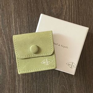 DISCONTINUED Van Cleef & Arpels travel pouch